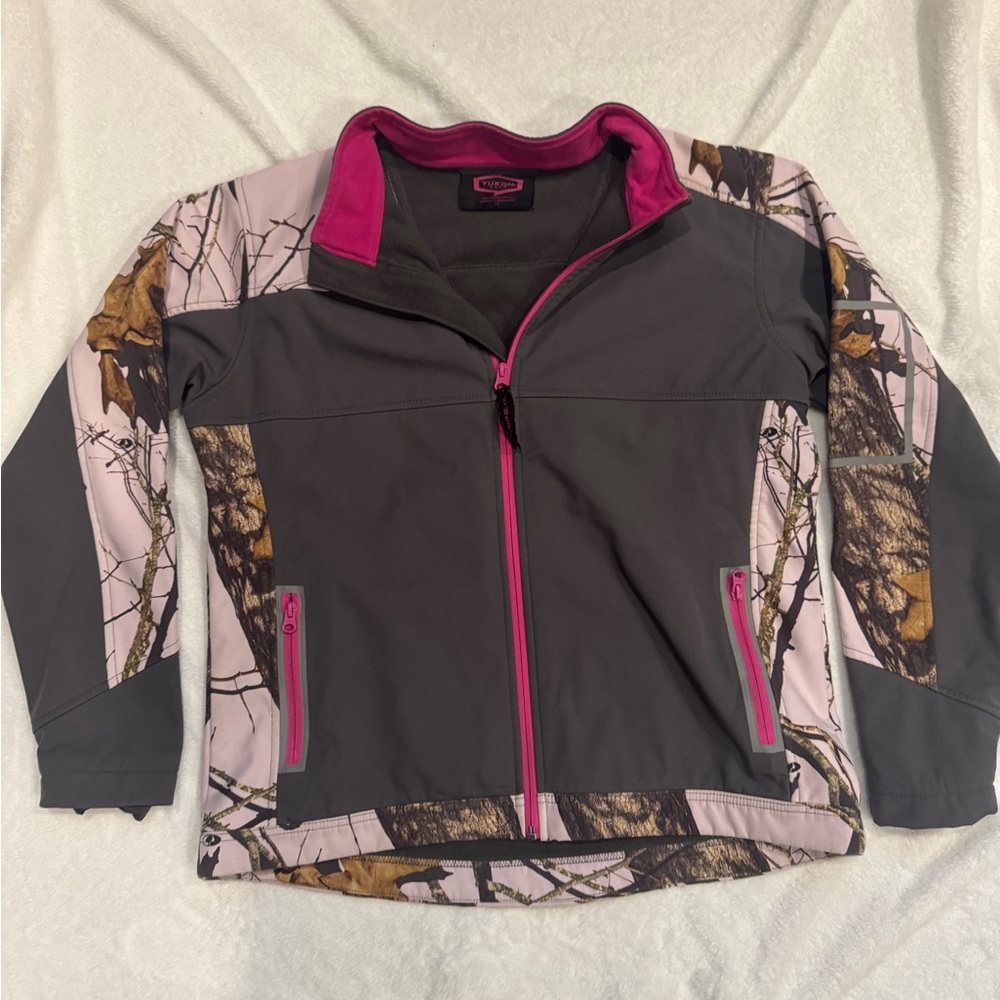 NEW Women's Insulated Windproof Camouflage Jacket with Pink Accents